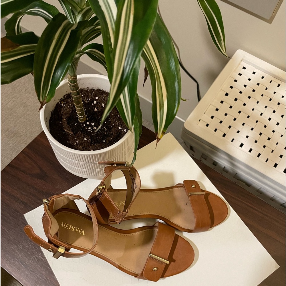 Tan Wedge Sandal! Comfy